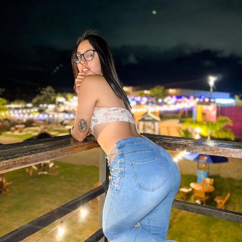 Creadora de contenido OnlyFans en Perú con agencia